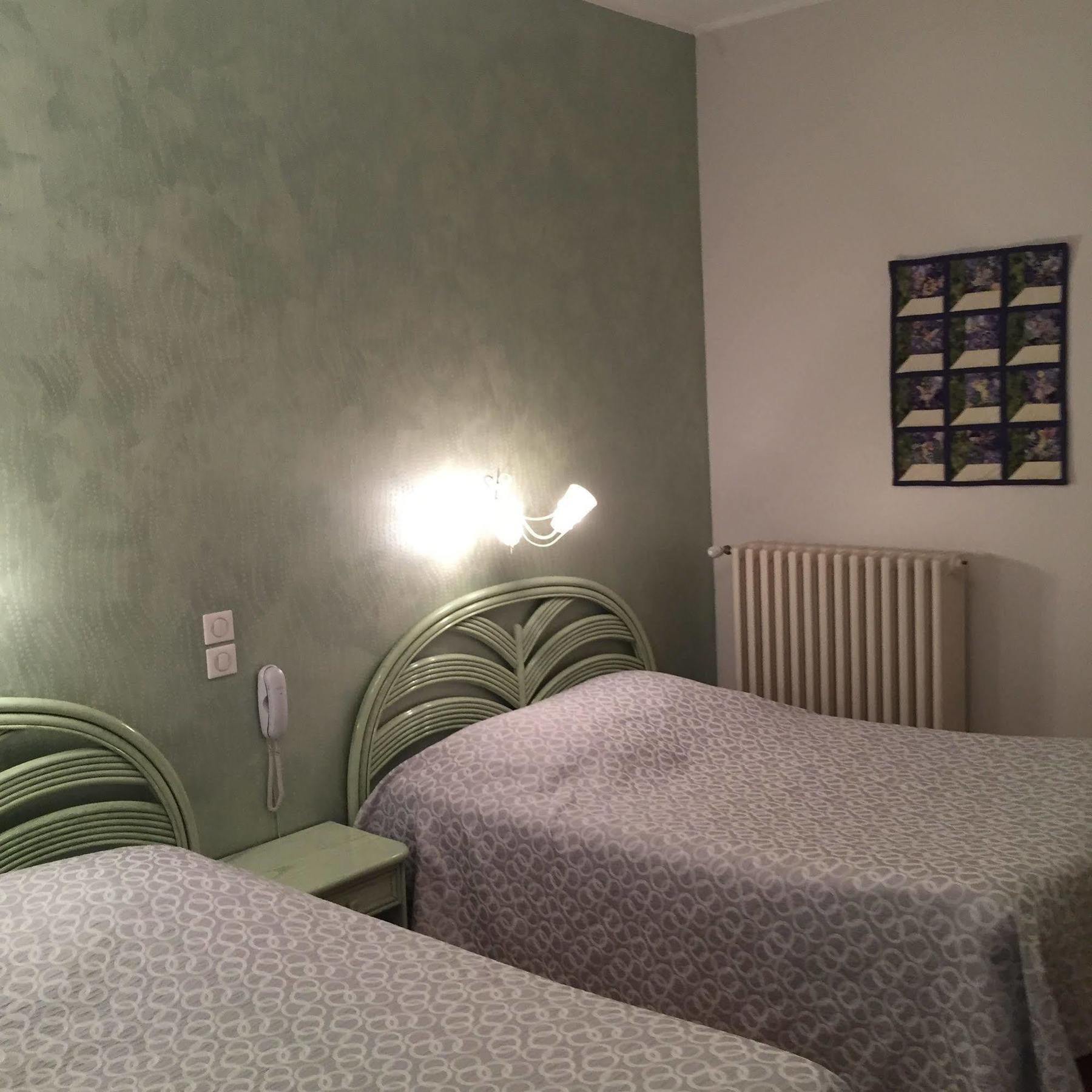 Hotel George Монмельян Экстерьер фото